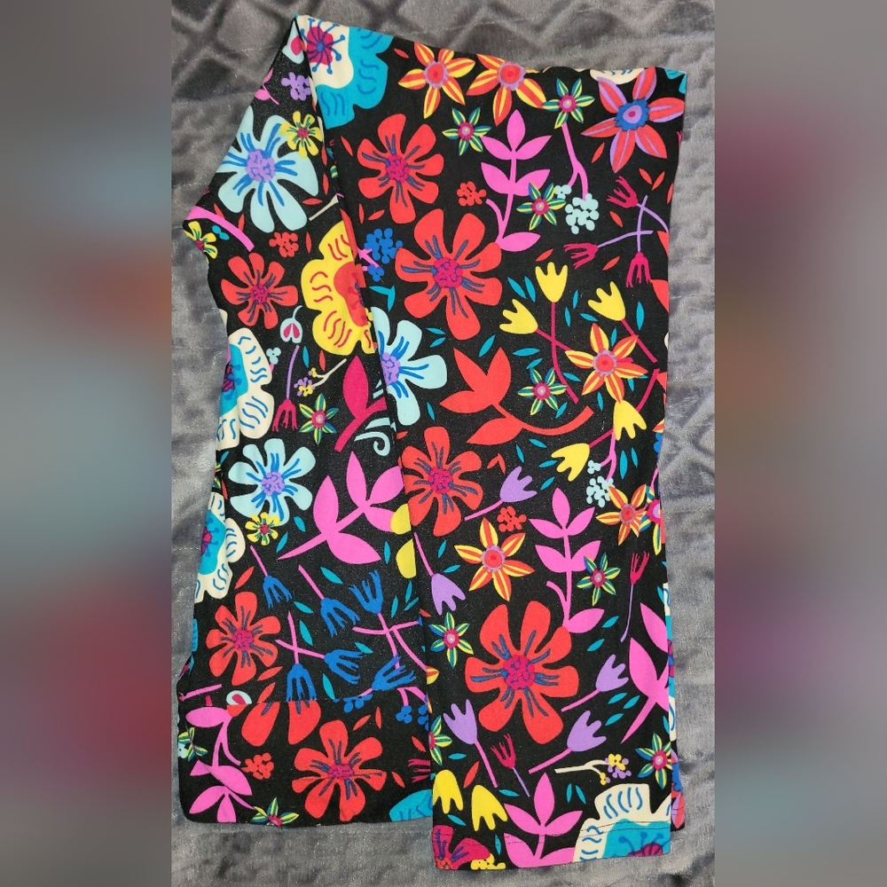 EUC Vintage LuLaRoe Buttery Soft Leggings TC2 pink red blue yellow floral print